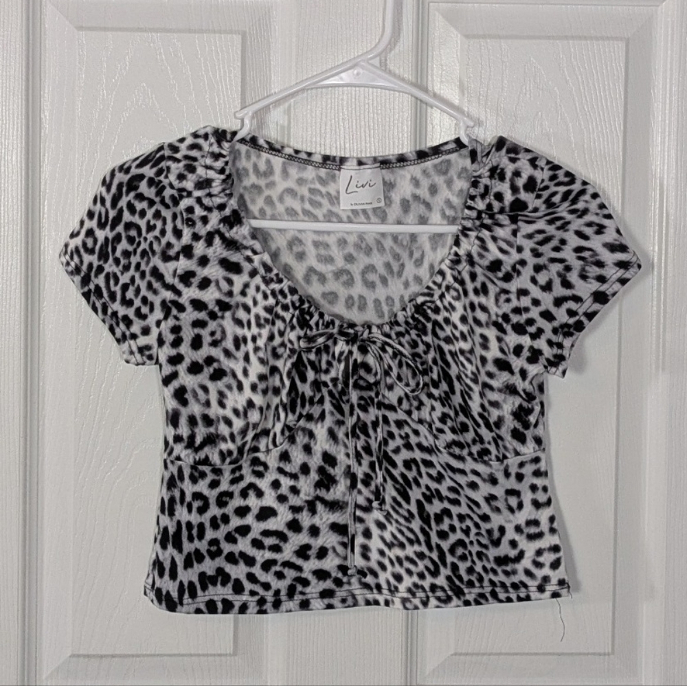 Livi by Olivia Rae Girly‎ Black & White Leopard Print Ultrasoft Crop Top Size Sm